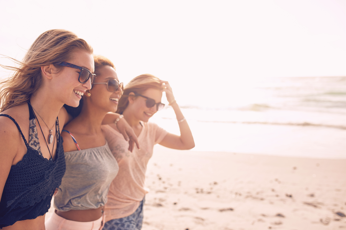 7 idées d’activités originales pour un EVJF à la plage